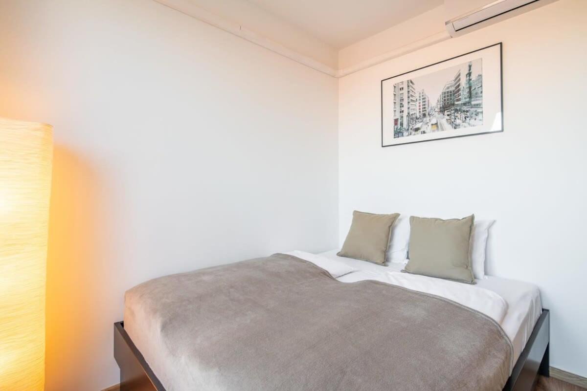 Apartment Cute With Balcony
